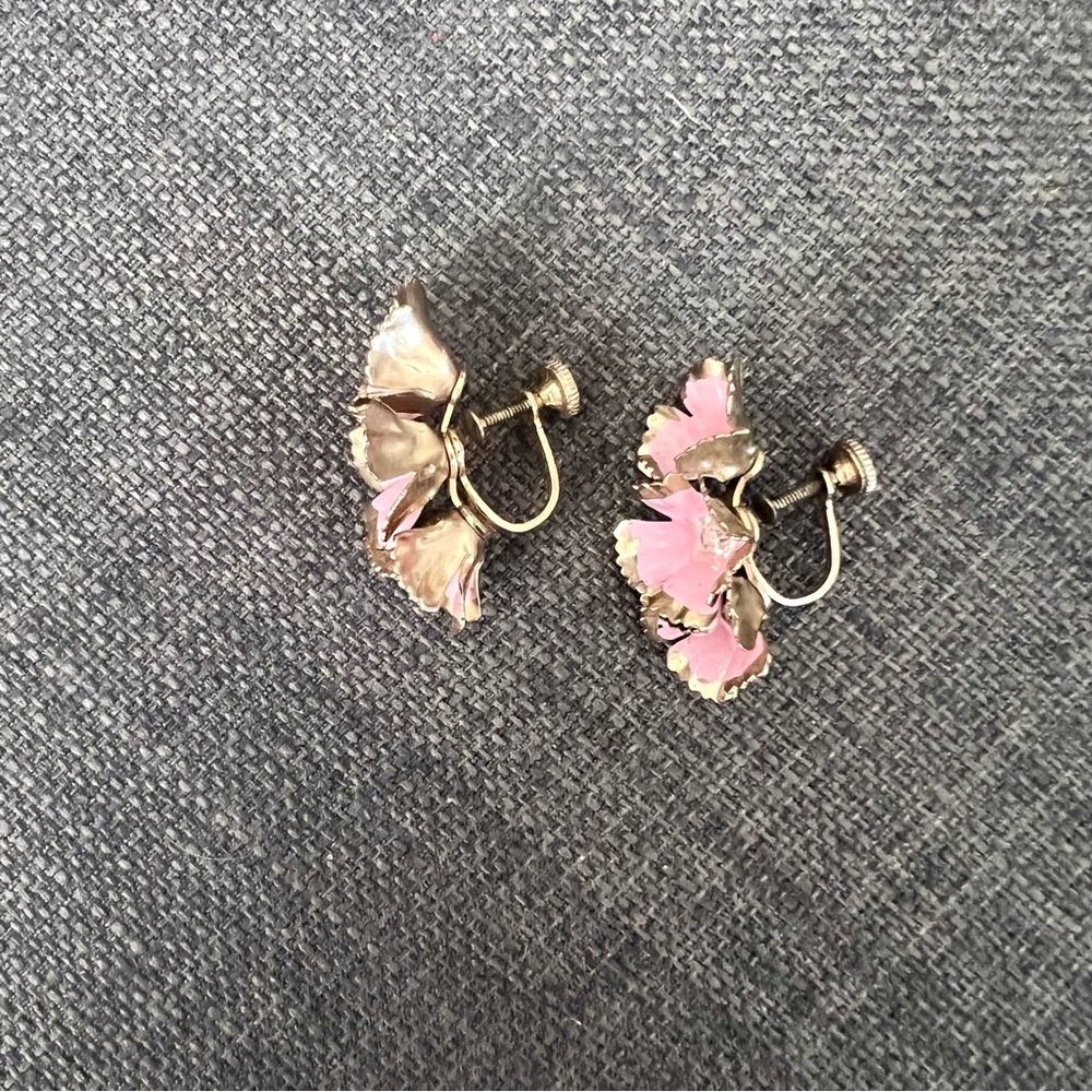 Vintage pink flower screw back earrings beautiful design unique - Picture 3 of 11